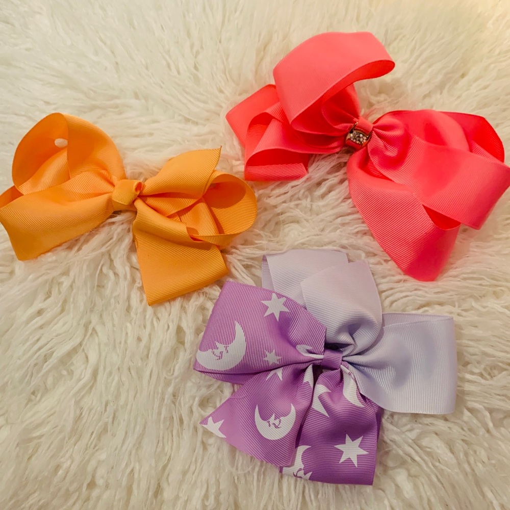 5 for $25 🤩 3 hair pins accessories